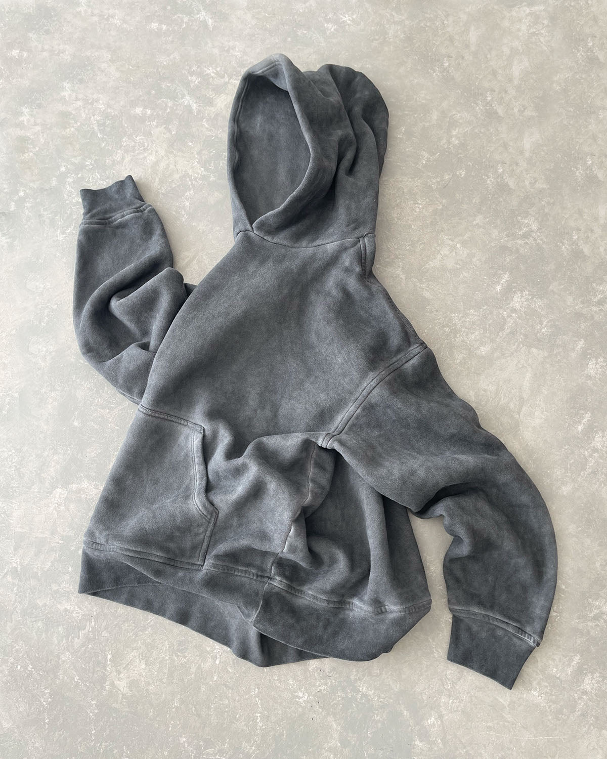 OIL BLACK HOODIE